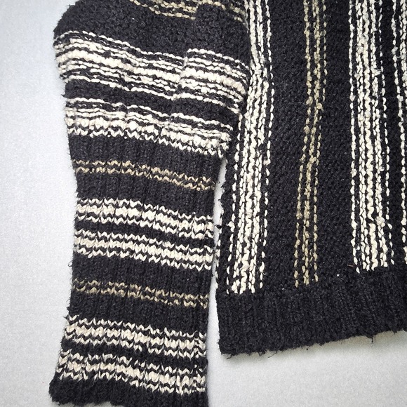 Billabong Easy Going Striped Cropped Sweater Black White Nubby Knit Relaxed, L - Picture 4 of 8